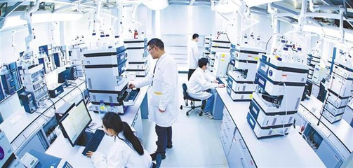 勁牌榮獲首屆“湖北省食品安全突出貢獻(xiàn)政府獎(jiǎng)”，引領(lǐng)行業(yè)技術(shù)交流新風(fēng)尚